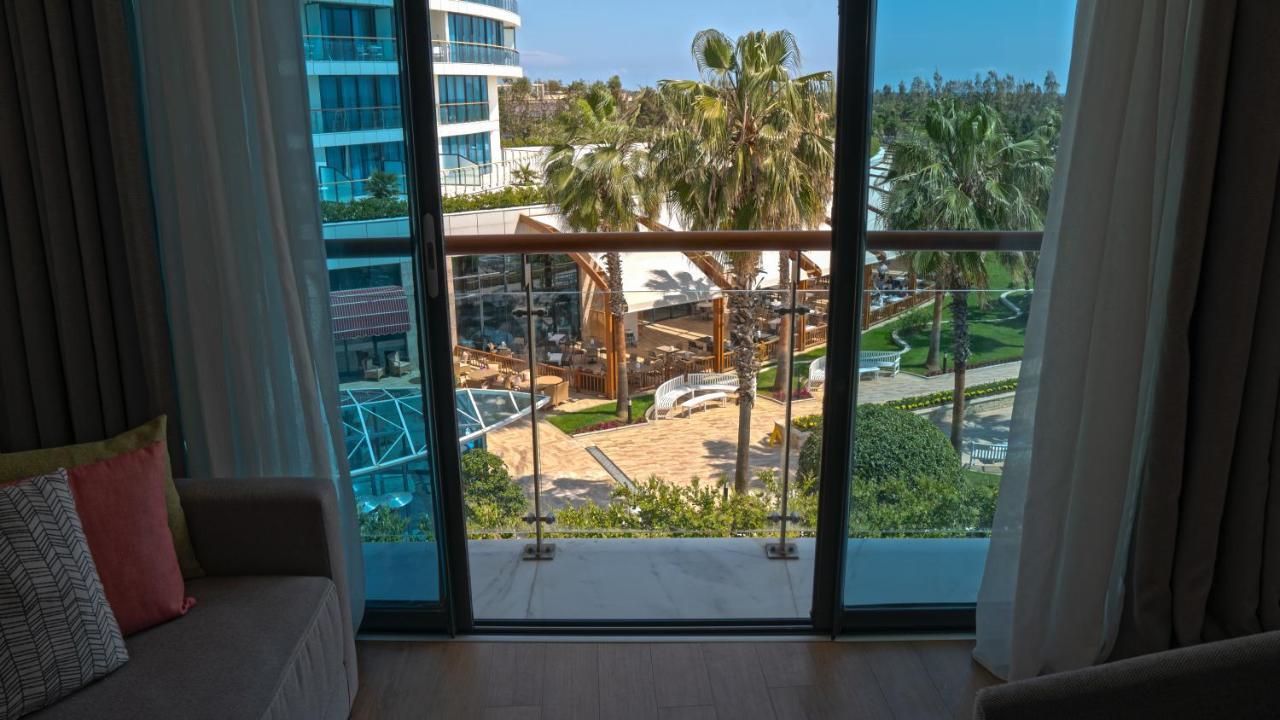 Baia Lara Hotel Antália Exterior foto View from a room at the Hilton