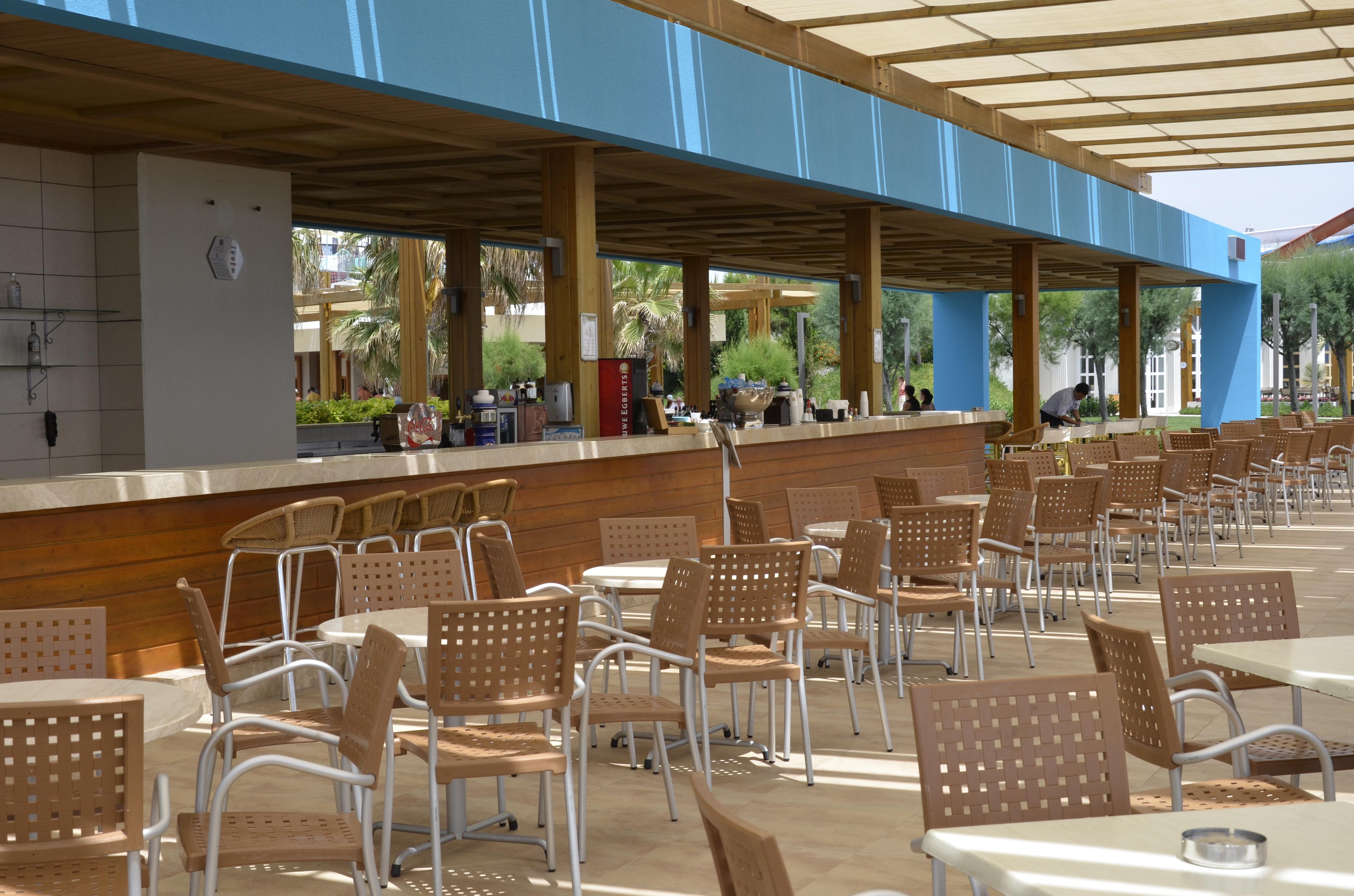 Baia Lara Hotel Antália Exterior foto The bar at the pool