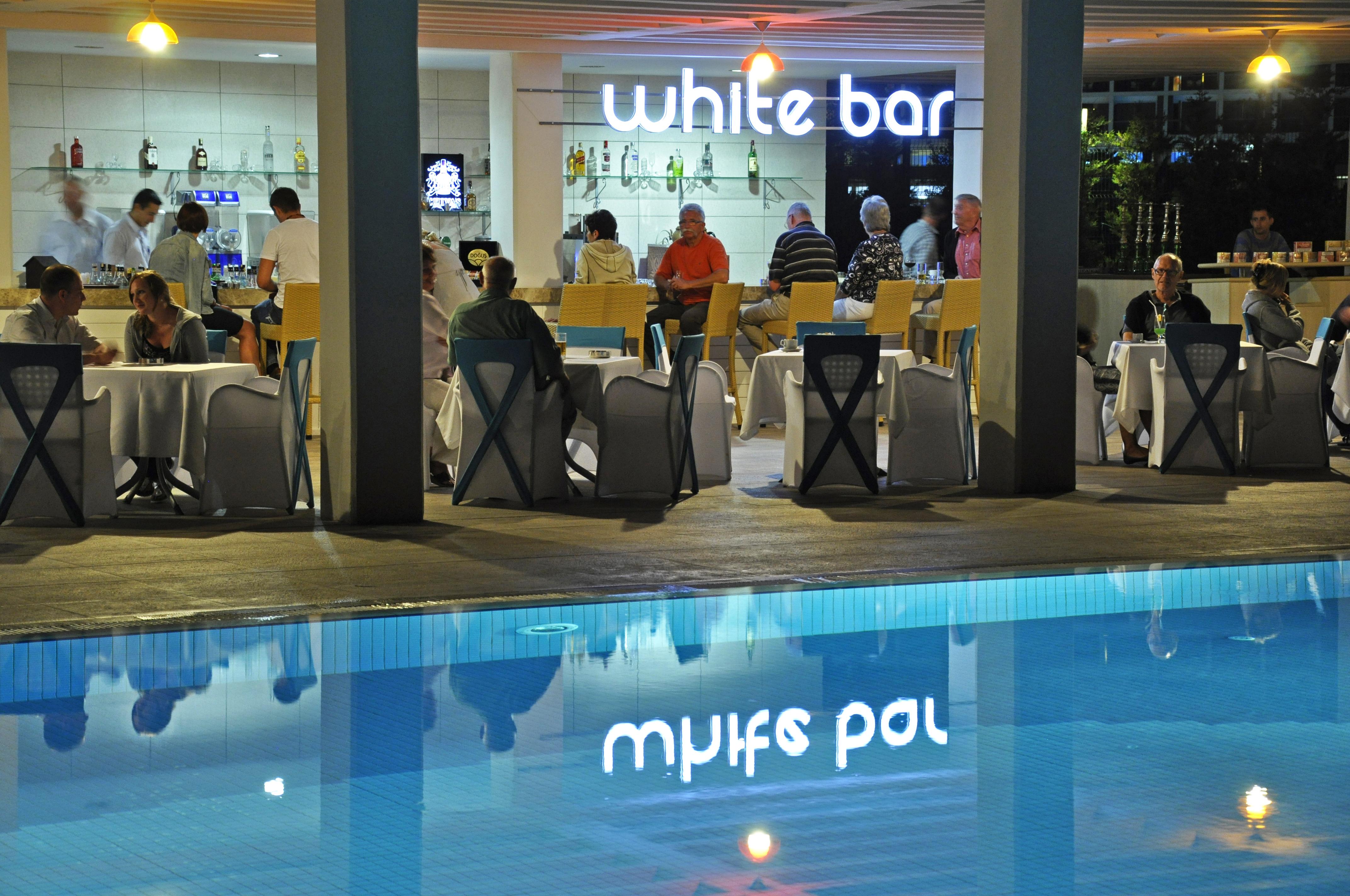 Baia Lara Hotel Antália Exterior foto White Bar